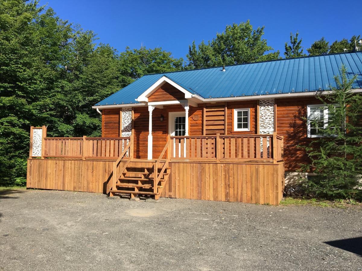 Вілла Domaine Des Montagnais Notre-Dame-Des-Bois Екстер'єр фото